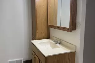 17 W Linwood Ave, Oshkosh, WI 54901 - Photo 11