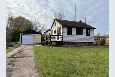 17 W Linwood Avenue, Oshkosh, WI 54901 - Photo 1