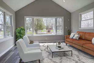 2953 Shadow Ln, Oshkosh, WI 54901 - Photo 3