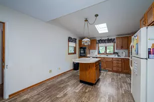 2836 Shorewood Dr, Oshkosh, WI 54901 - Photo 9