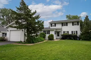 2836 Shorewood Dr, Oshkosh, WI 54901 - Photo 1