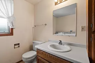 2152 Skyview St, Green Bay, WI 54311 - Photo 35