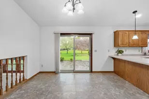 2108 S Matthias St, Appleton, WI 54915 - Photo 7