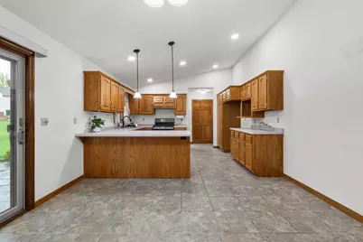 2108 S Matthias Street, Appleton, WI 54915 - Photo 9