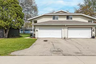 722 N Hawthorne Dr, Appleton, WI 54915 - Photo 3