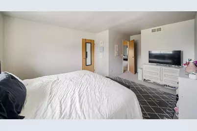 722 N Hawthorne Drive, Appleton, WI 54915 - Photo 17