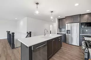 2806 Stelor Dr, Green Bay, WI 54311 - Photo 9
