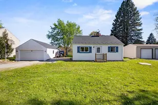 2717 W Heather Ave, Appleton, WI 54914 - Photo 3
