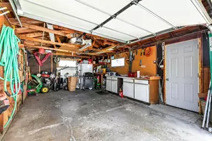 935 W 8th Ave, Oshkosh, WI 54902 - Photo 25