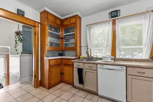 935 W 8th Ave, Oshkosh, WI 54902 - Photo 9
