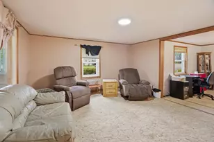 630 Elm St, Omro, WI 54963 - Photo 5