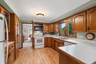 300 Tower View Dr, Green Bay, WI 54301 - Photo 5