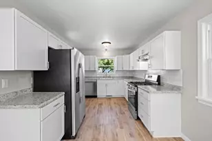 1244 Oregon St, Green Bay, WI 54303 - Photo 5
