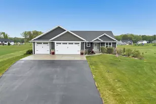 379 N Shady Lawn Cir, Little Suamico, WI 54171 - Photo 33