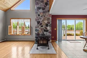 728 E River Dr, Omro, WI 54963 - Photo 5