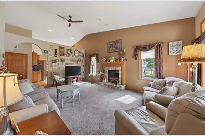 1818 E Sylvan Avenue, Appleton, WI 54915 - Photo 5