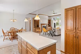 901 W Bent Oak Ln, Appleton, WI 54914 - Photo 9