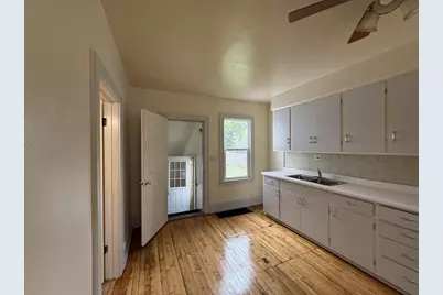 842 W 10th Avenue, Oshkosh, WI 54902 - Photo 5