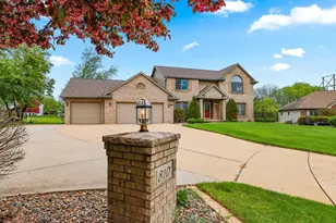 810 Windover Ct, Green Bay, WI 54313 - Photo 5
