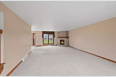 810 Windover Court, Green Bay, WI 54313 - Photo 11