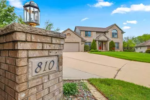 810 Windover Ct, Green Bay, WI 54313 - Photo 3