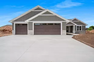 340 Baywood Trl, Green Bay, WI 54311 - Photo 1
