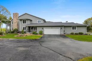 5307 Sunset Bluff Dr, Green Bay, WI 54311 - Photo 3
