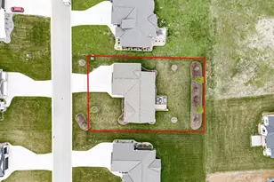 2128 Clover Fld Dr, Suamico, WI 54313 - Photo 41