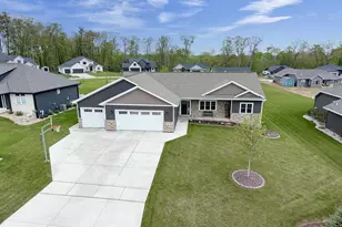 2128 Clover Fld Dr, Suamico, WI 54313 - Photo 37