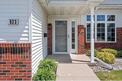 923 W Windtree Drive, Appleton, WI 54914 - Photo 9