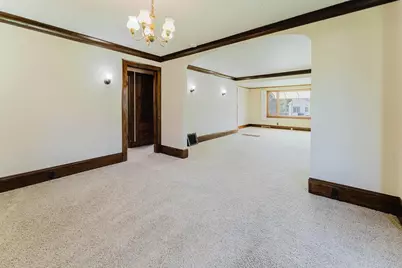 938 W 12th Avenue, Oshkosh, WI 54902 - Photo 7