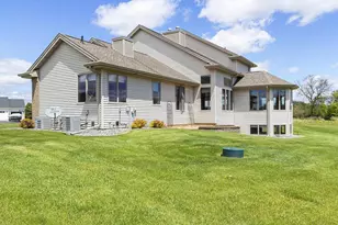 W7415 Ridge Top Dr, Neenah, WI 54956 - Photo 47