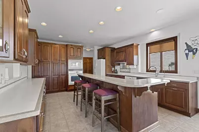 W7415 Ridgetop Drive, Neenah, WI 54956 - Photo 9