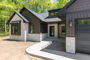996 Thomas Trail, Waupaca, WI 54981 - Photo 5