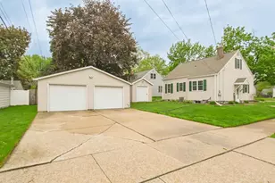 1036 Thrush St, Green Bay, WI 54303 - Photo 3