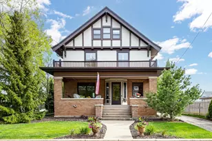 823 Washington Ave, Oshkosh, WI 54901 - Photo 1