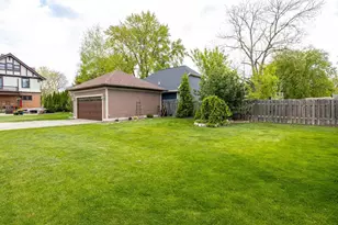 823 Washington Ave, Oshkosh, WI 54901 - Photo 61