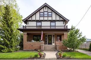 823 Washington Ave, Oshkosh, WI 54901 - Photo 1