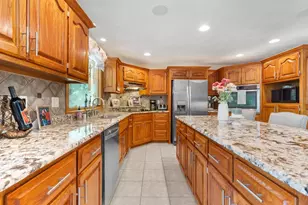 W8678 Hillview Rd, Hortonville, WI 54944 - Photo 9