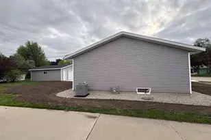 833 W Browning St, Appleton, WI 54194 - Photo 29