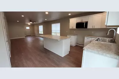 312 E Beacon Avenue, New London, WI 54961 - Photo 5