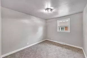 1875 Smith St, Green Bay, WI 54302 - Photo 17