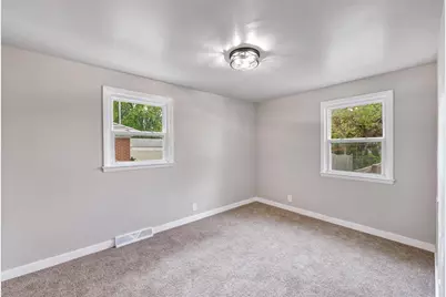 1875 Smith Street, Green Bay, WI 54302 - Photo 13