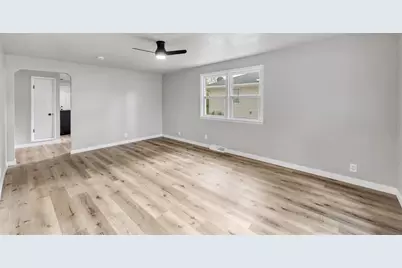 1875 Smith Street, Green Bay, WI 54302 - Photo 5