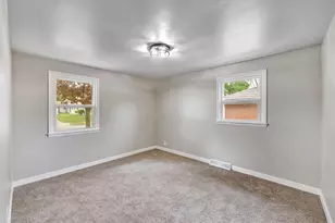 1875 Smith St, Green Bay, WI 54302 - Photo 15