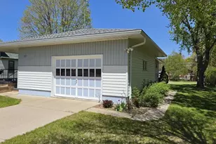 707 E 5th St, Shawano, WI 54166 - Photo 3