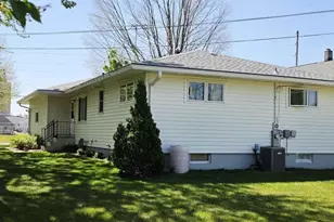 707 E 5th St, Shawano, WI 54166 - Photo 33