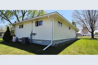707 E 5th Street, Shawano, WI 54166 - Photo 37