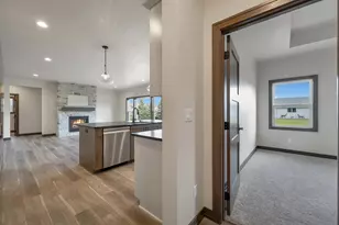 2871 Stelor Dr, Green Bay, WI 54311 - Photo 25