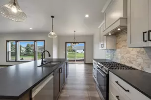 2871 Stelor Dr, Green Bay, WI 54311 - Photo 17